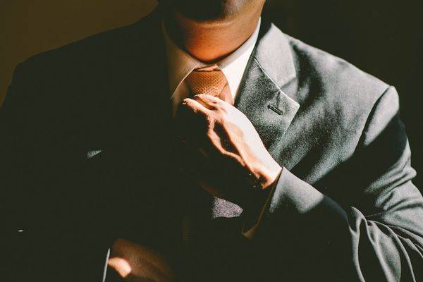 緊張して本来の自分を出せない職場でできること
